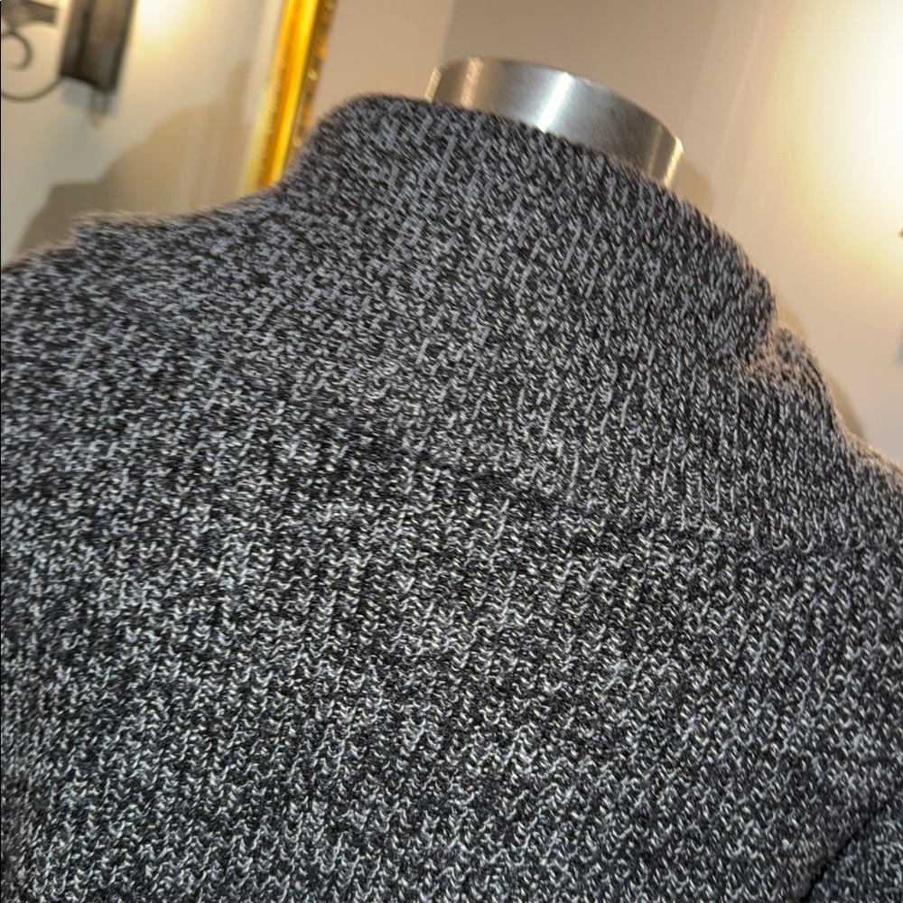 Woman’s  ALO Yoga Black and Gray Marl Cropped Pullover Sweater 1/4 zip. Med. ECU - Picture 6 of 9